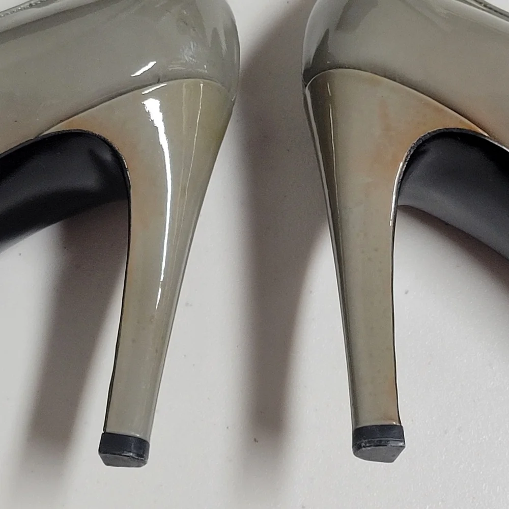 Gucci Buckle Details Patent Leather Heels Size 11. - Picture 12 of 16